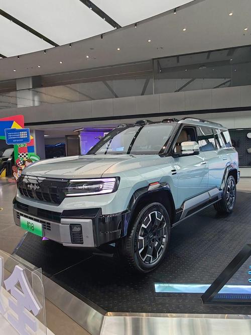 成都174比亚迪方程豹硬派越野的爆款，英菲尼迪35周年与你共成长